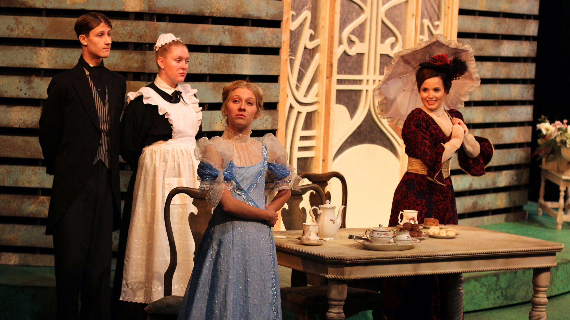 a comedy of manners the importance of being earnest